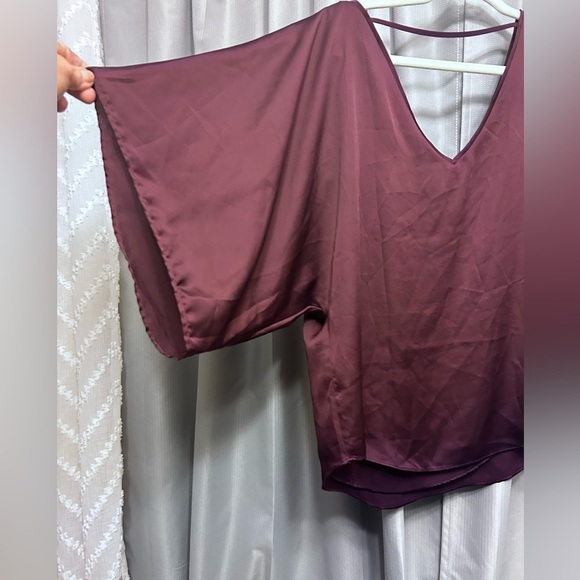 White House Black Market Burgundy Embroidered Kimono Sleeve Top XS - Picture 7 of 7